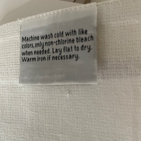 Harman Table Runner – Xmas Star  pattern 17”x72” NWT – mint condition - Picture 3 of 9